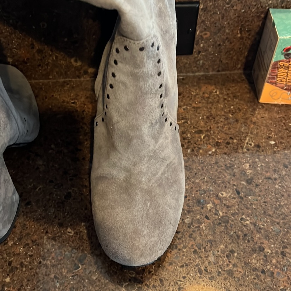 Coach below the knee boots grey size 7.5 worn once - Picture 3 of 7